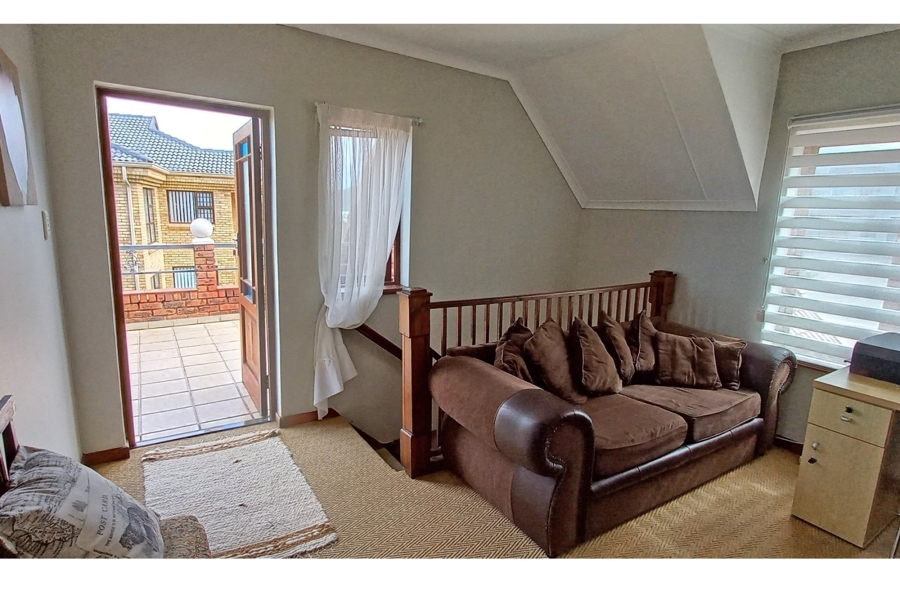 2 Bedroom Property for Sale in Hersham Western Cape